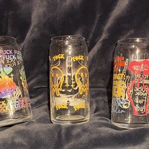 Graphic Yellow Skull Pint Glass - Unbranded